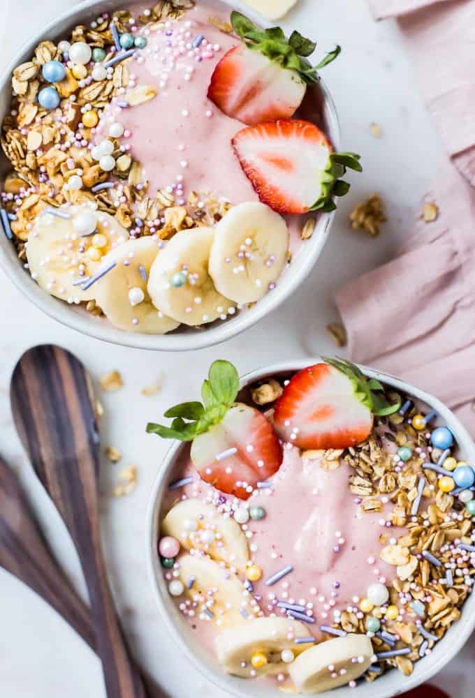 Strawberry Banana Sundae Smoothie Bowls