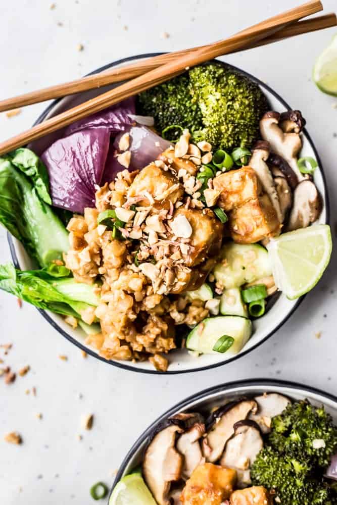 Sriracha Peanut Cauliflower Rice Bowls with Caramelized Veggie