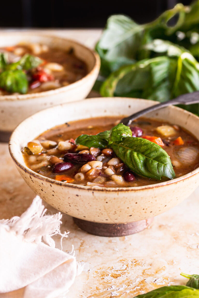 Easy Plant-Based Minestrone Soup